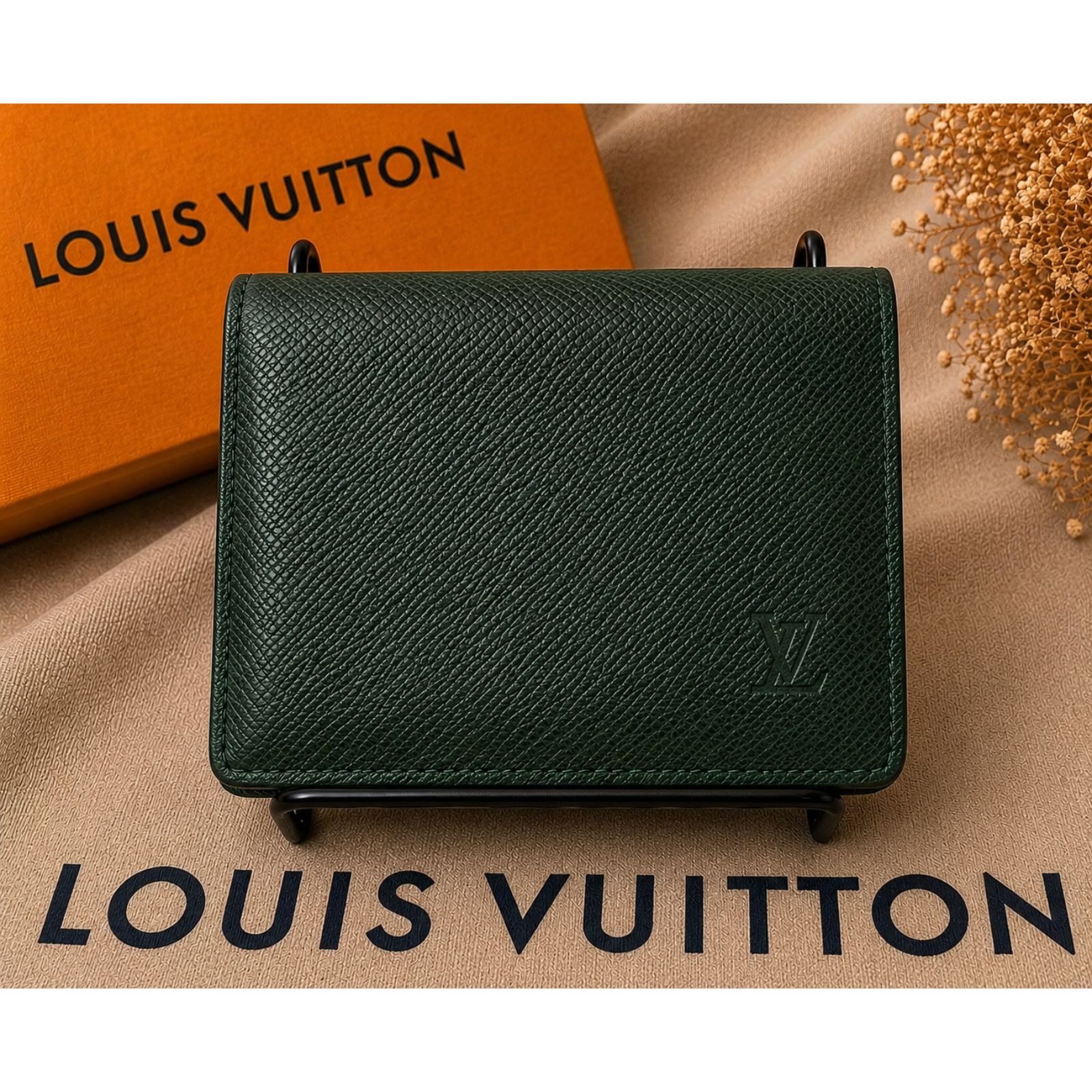Louis Vuitton Mens Taiga Leather Green Bifold Wallet Mi0917 Vintage 1997